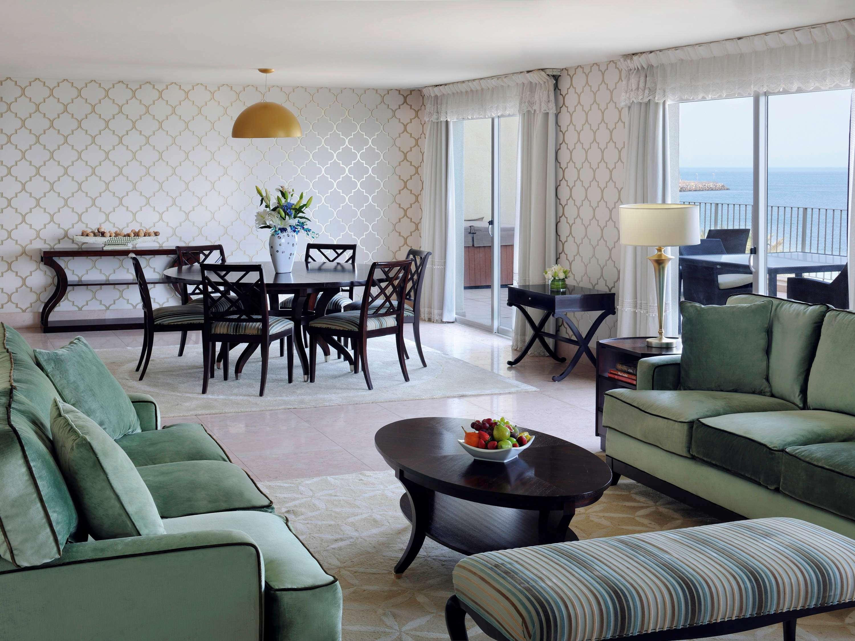 Moevenpick Hotel & Resort Al Bida'A Salmiya Exterior foto A suite at the Hilton Tel Aviv