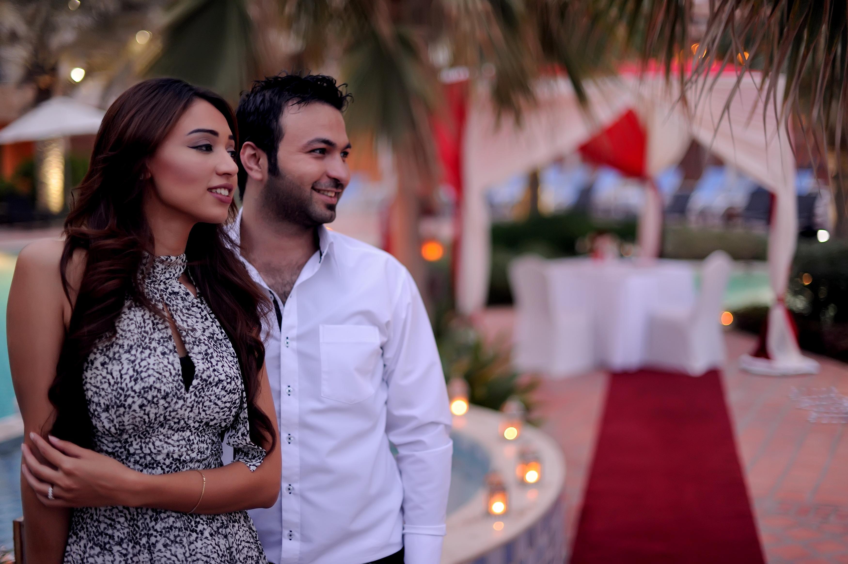Moevenpick Hotel & Resort Al Bida'A Salmiya Exterior foto A couple at the 2012 Cannes Film Festival